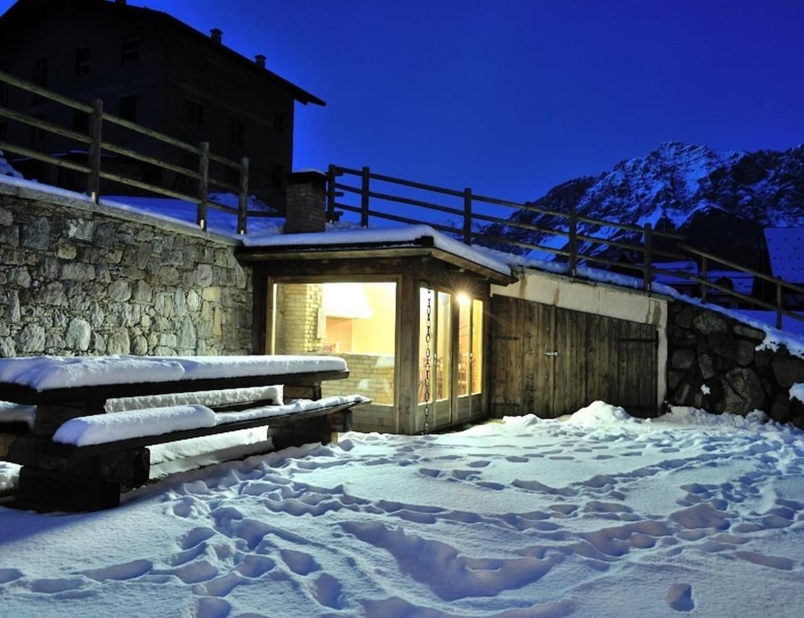 Chalet La Rugiada บอร์มิโอ ภายนอก รูปภาพ