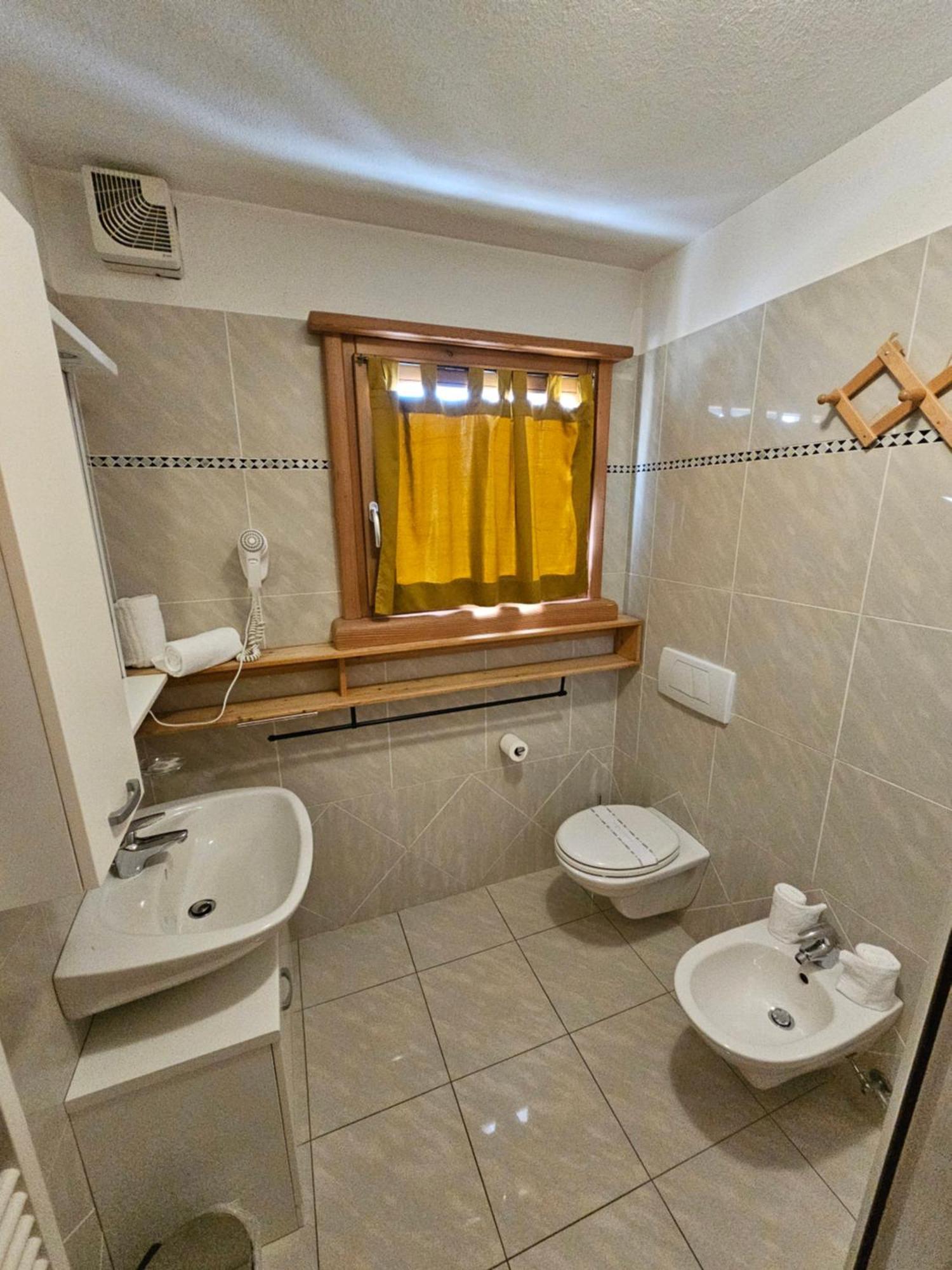 Chalet La Rugiada บอร์มิโอ ภายนอก รูปภาพ