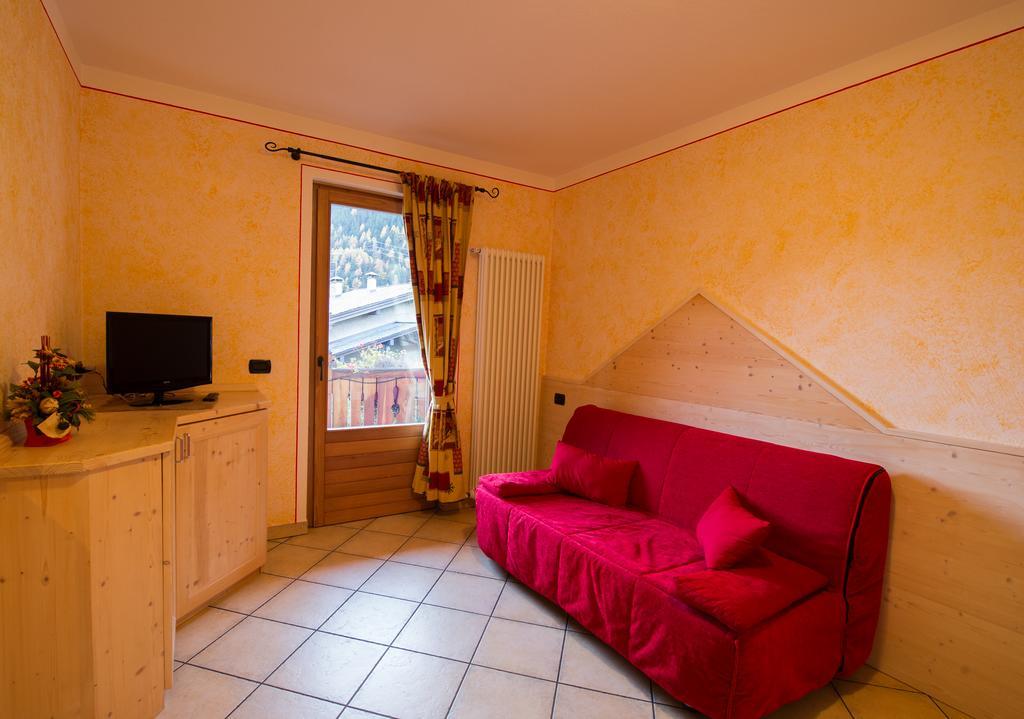 Chalet La Rugiada บอร์มิโอ ภายนอก รูปภาพ